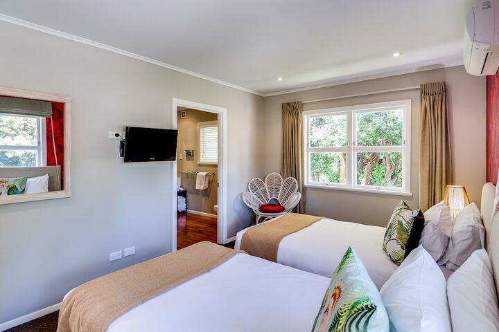Room 2 of 26