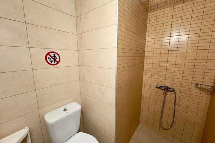 Room 123 of 171