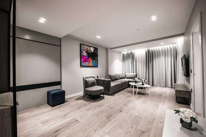 Room 28 of 186