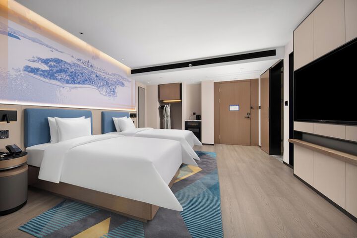 Room 9 of 11