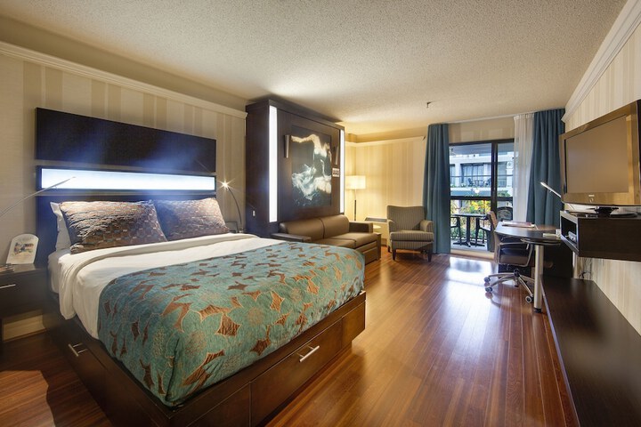 Room 16 of 132