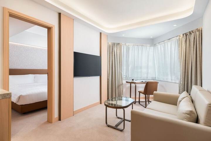 Room 36 of 60