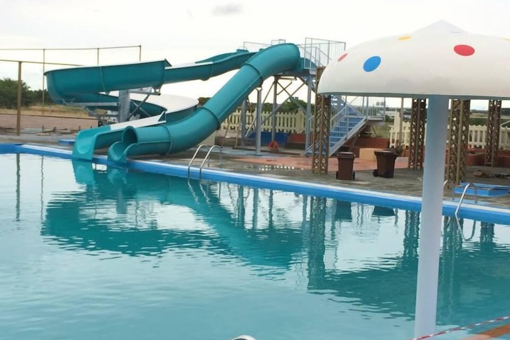 Pool 41 of 66