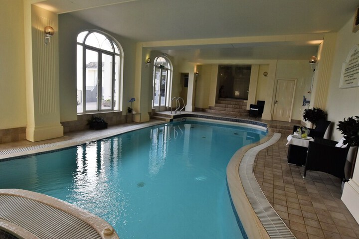 Pool 136 of 240