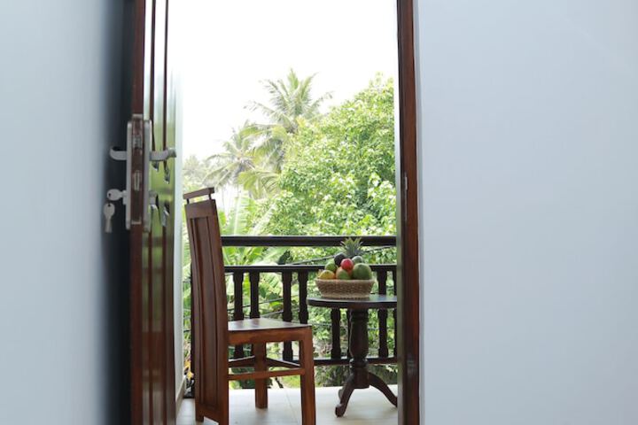 Room 15 of 34