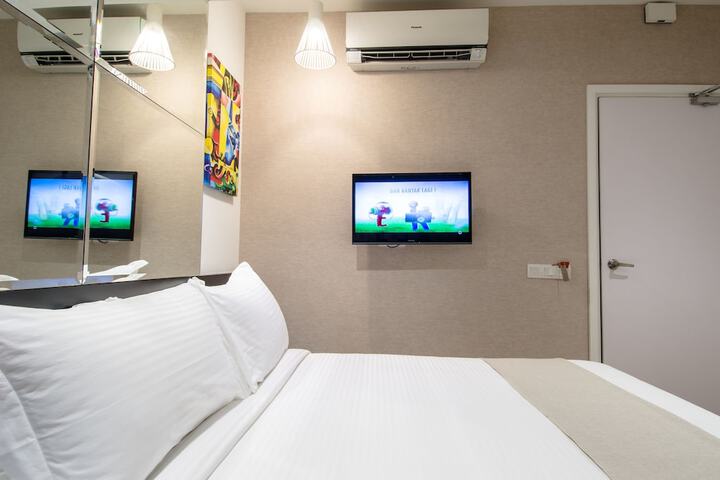 Room 20 of 38