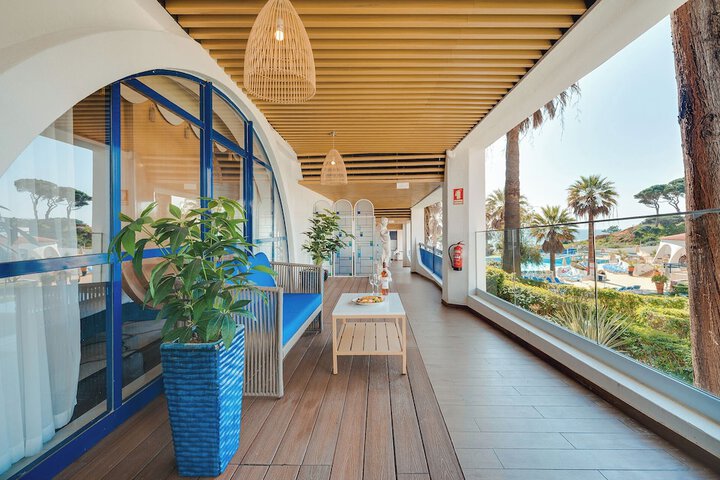 Hotel Exterior 54 of 54