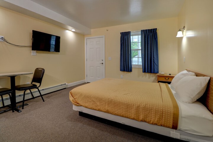 Cabin Classic Queen Bed (9 of 11)