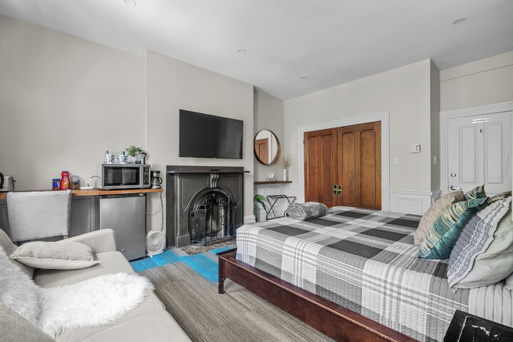 Room 15 of 74