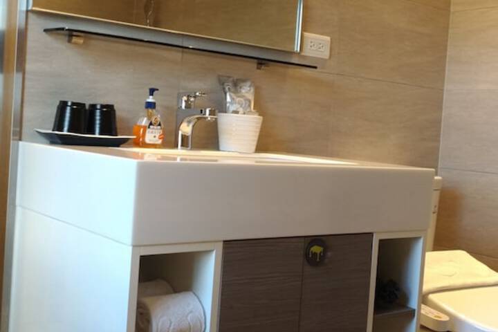 Room 43 of 66