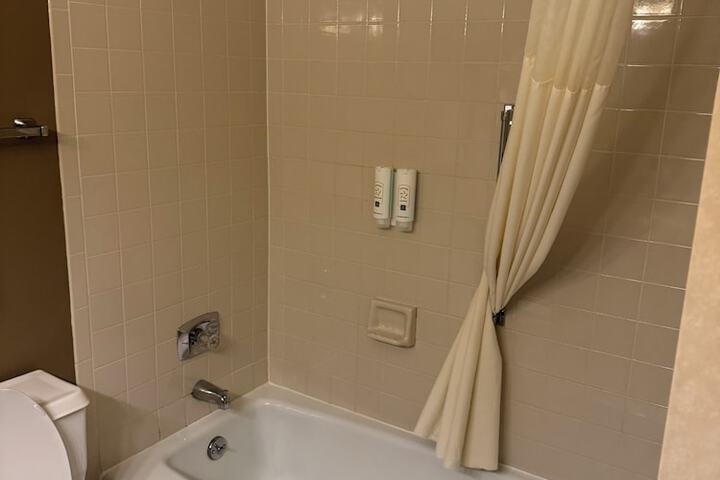 Room 7 of 11
