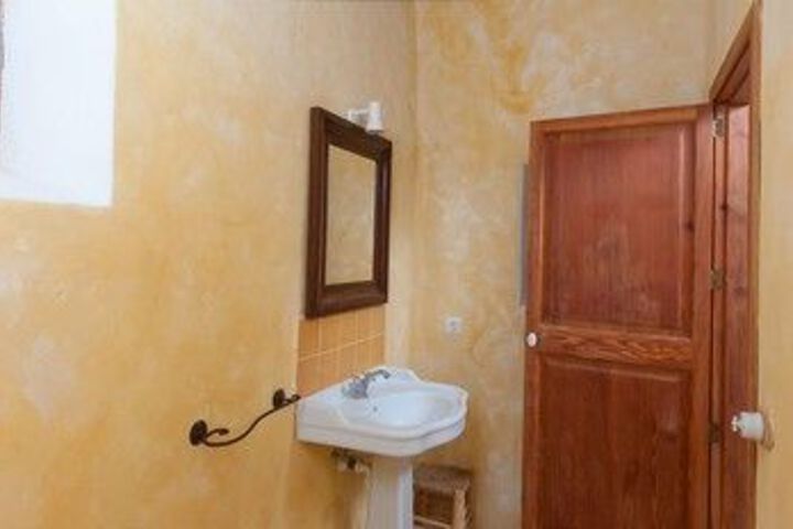 Room 10 of 70