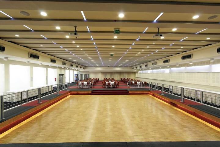 Ballroom/Hall 60 of 77