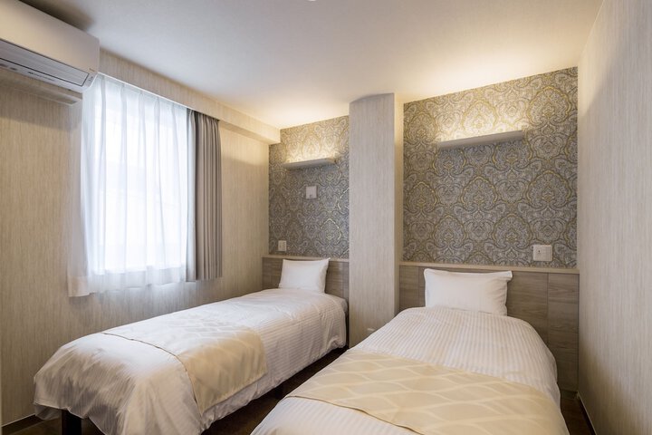 Room 18 of 38