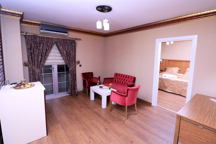 Room 19 of 37