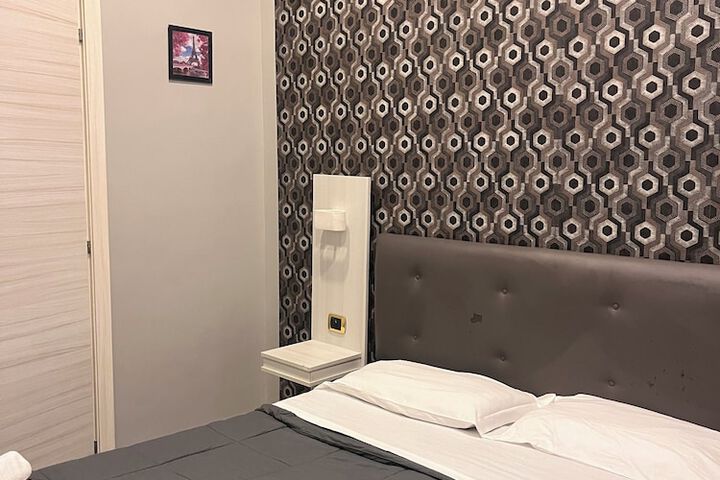 Room 9 of 39