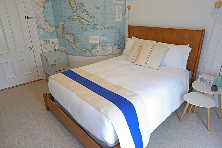 Room 7 of 72
