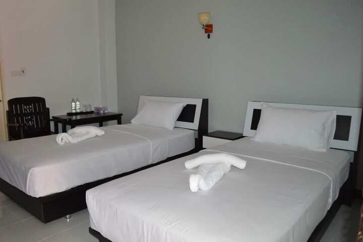 Room 12 of 38