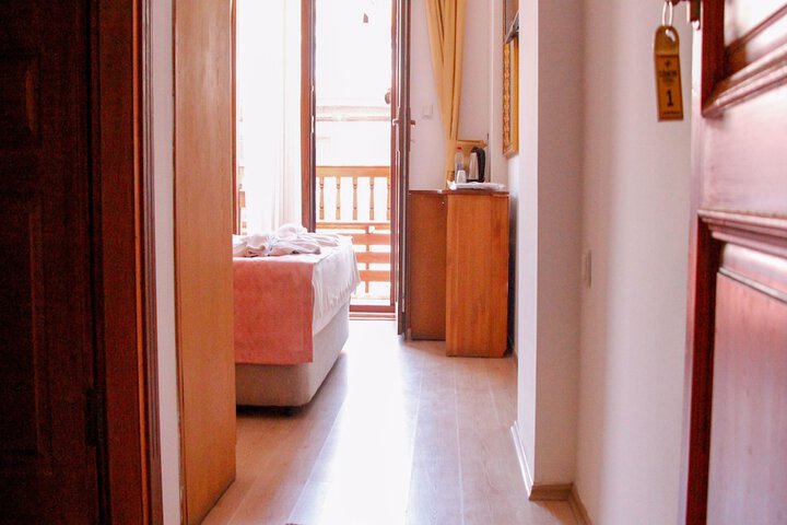 Room 14 of 33