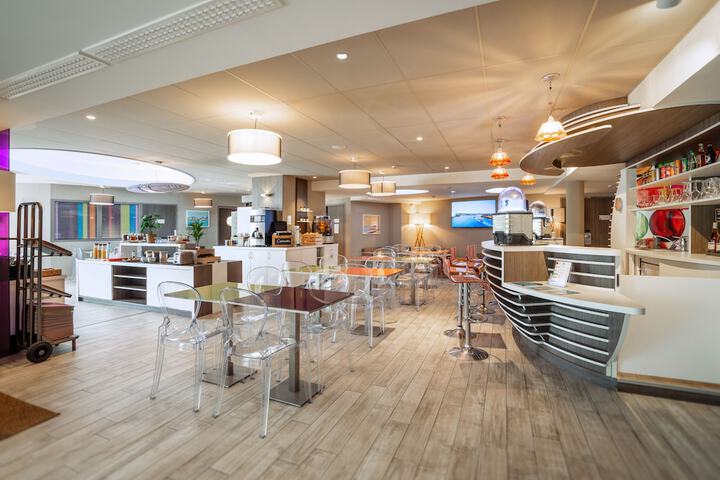 Hotel Lobby
