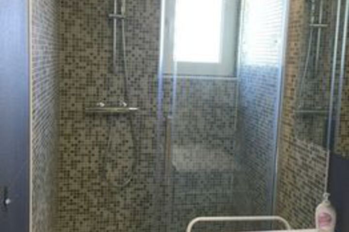 Room 2 of 48