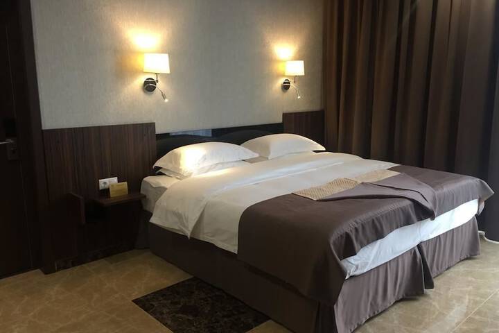 Room 9 of 42
