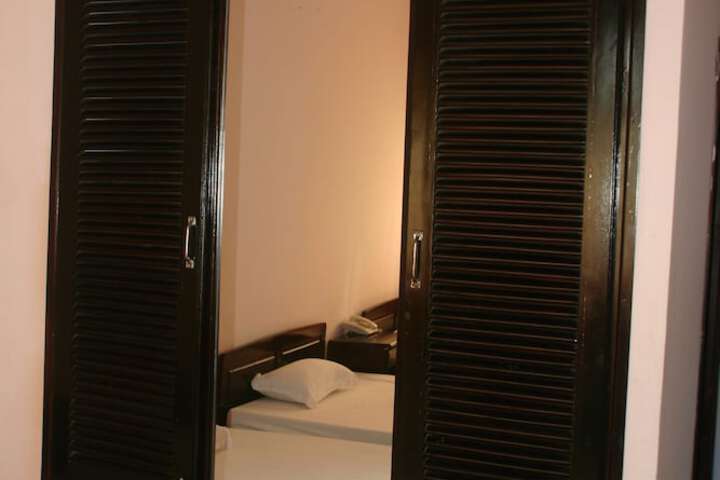 Room 5 of 34