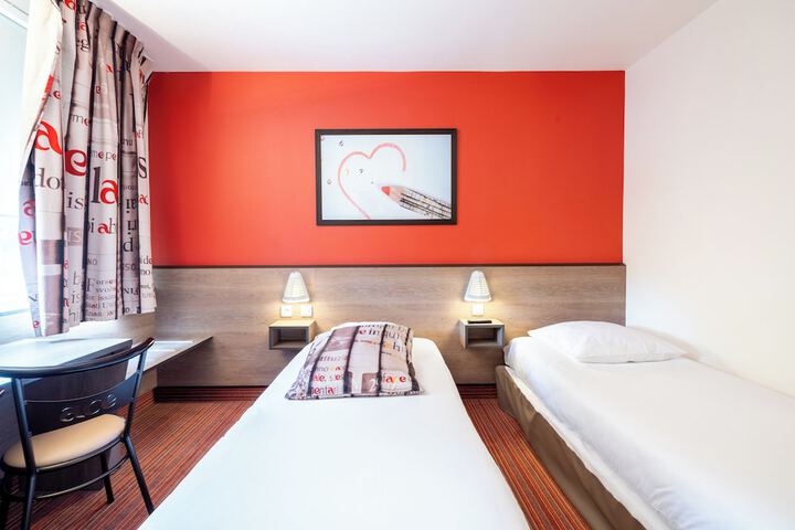 Room 19 of 29