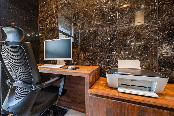 Business Center 21 of 22