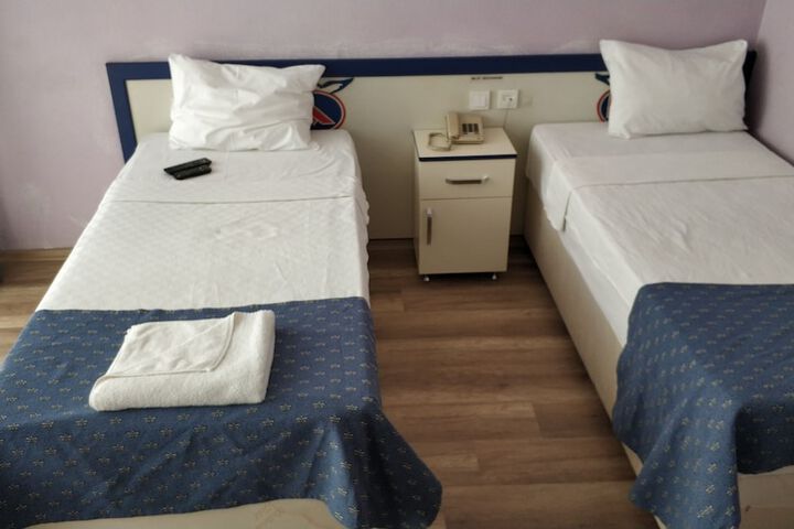 Room 11 of 39
