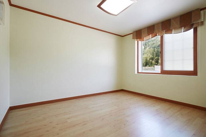 Room 74 of 82