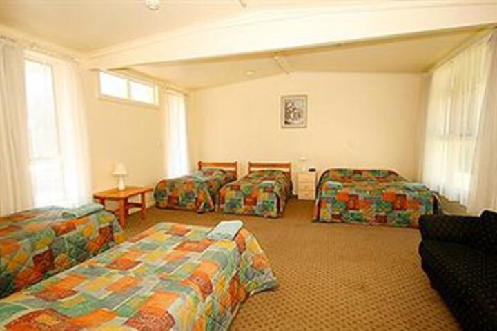 Room 12 of 17
