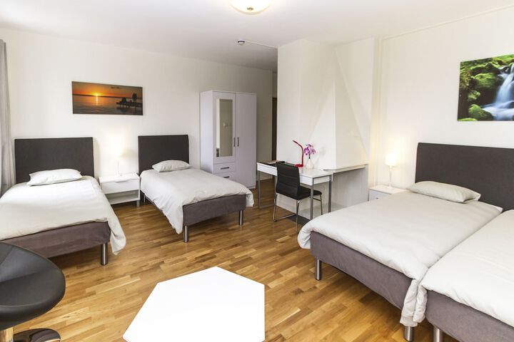 Room 5 of 38