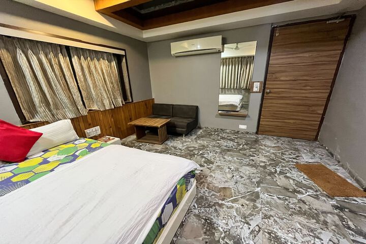 Room 17 of 31