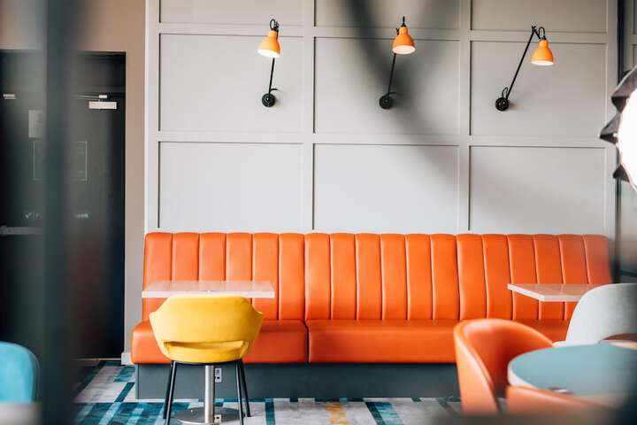 Lounge 62 of 67