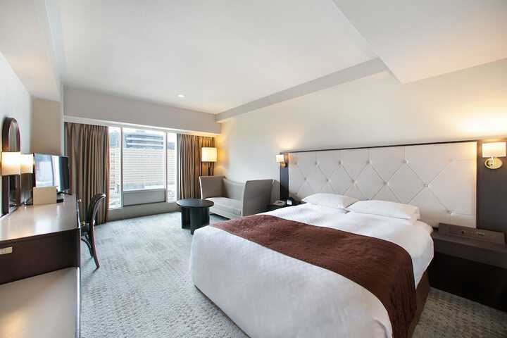 Room 10 of 83