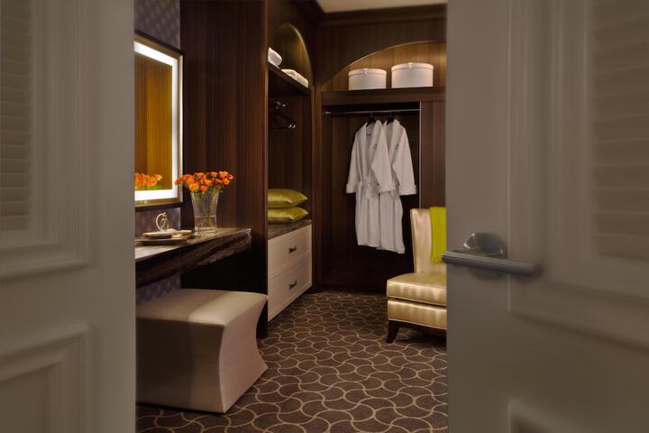 Room 48 of 196