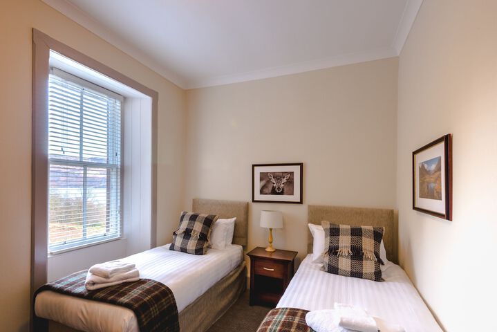 Room 16 of 42