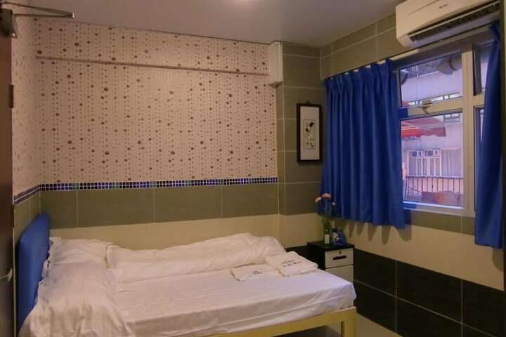 Room 19 of 46