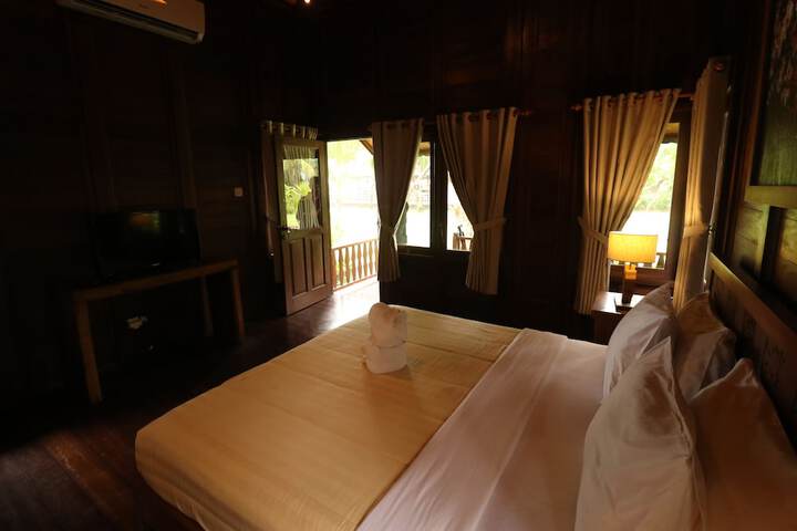 Room 25 of 59