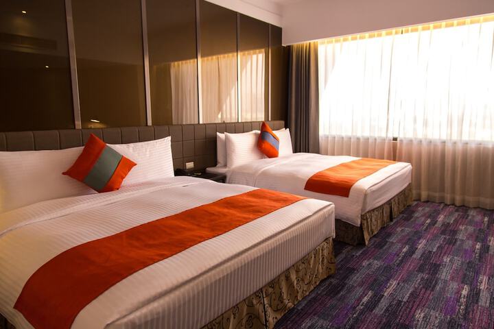 Room 32 of 90