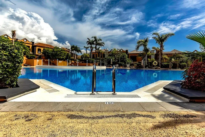 Pool 14 of 22