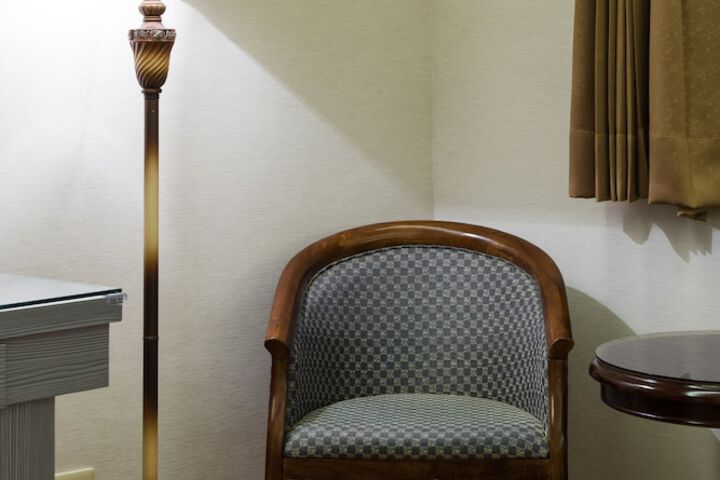 Room 10 of 74