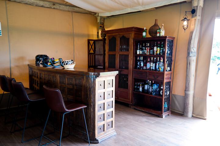 Lounge 36 of 48
