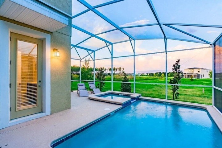 Pool 9 of 29
