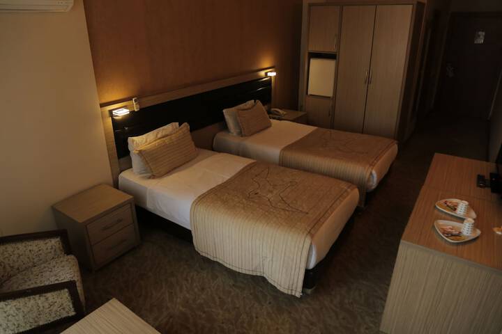 Room 28 of 64