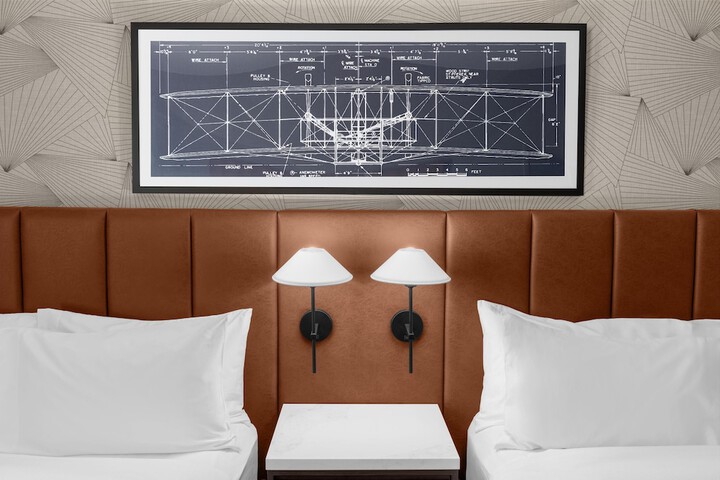 Room 13 of 33
