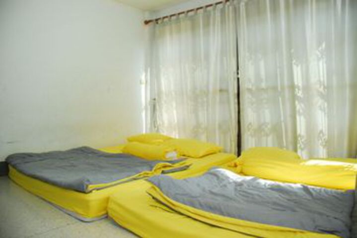 Room 13 of 28