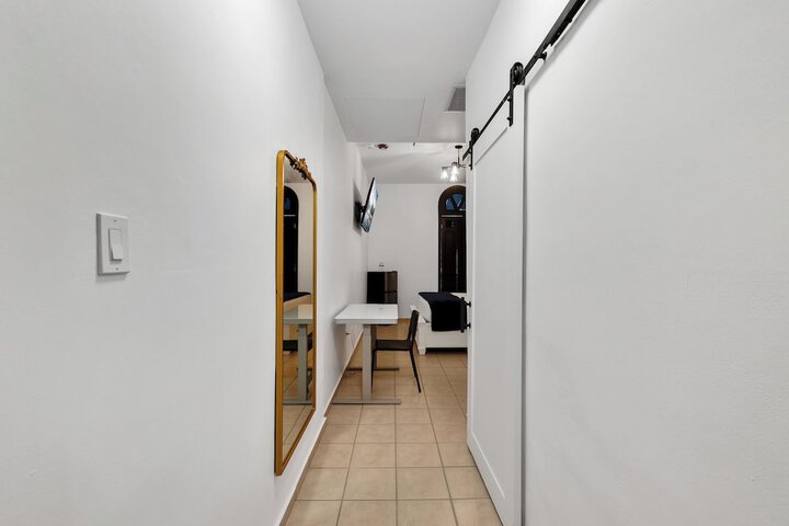 Room 19 of 62