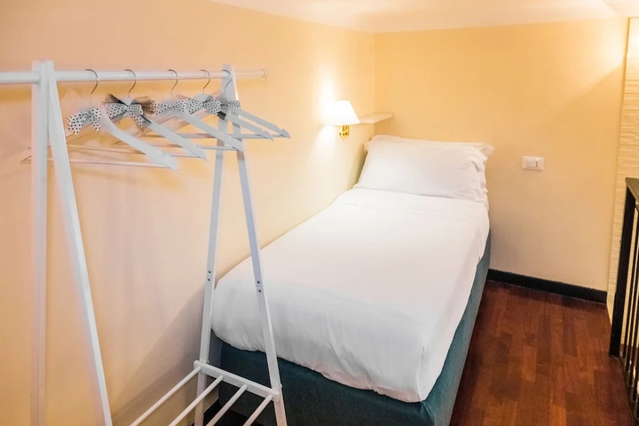 Room 2 of 15